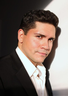 Aaron Caruso portrait photo